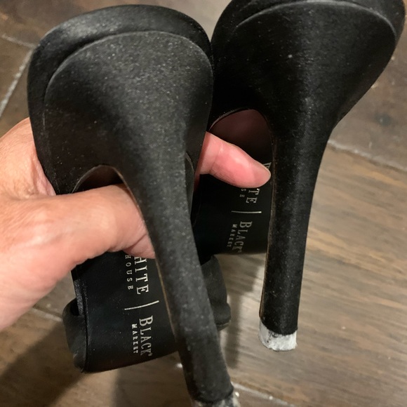 Black slip ons with heels - Picture 4 of 5